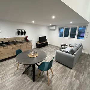 Appartement Chez Vins Et Jul, Villieu-Loyes-Mollon
